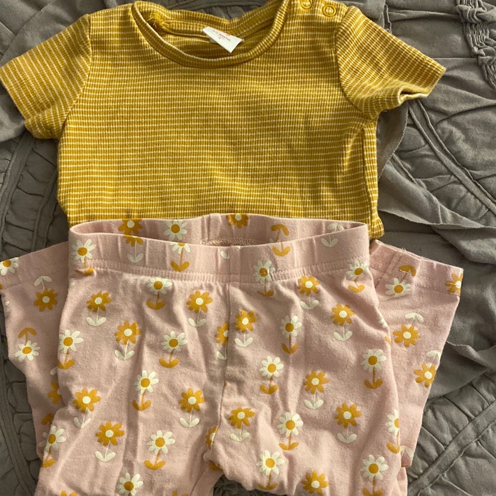 Soft boho play set from Nordstrom. 6-12 months.